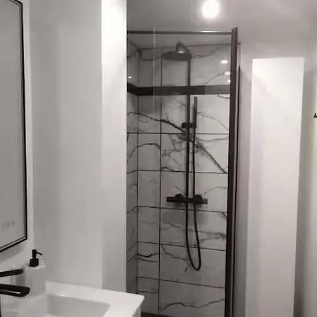Superbe Dans Résidence Calme Appartement Paris